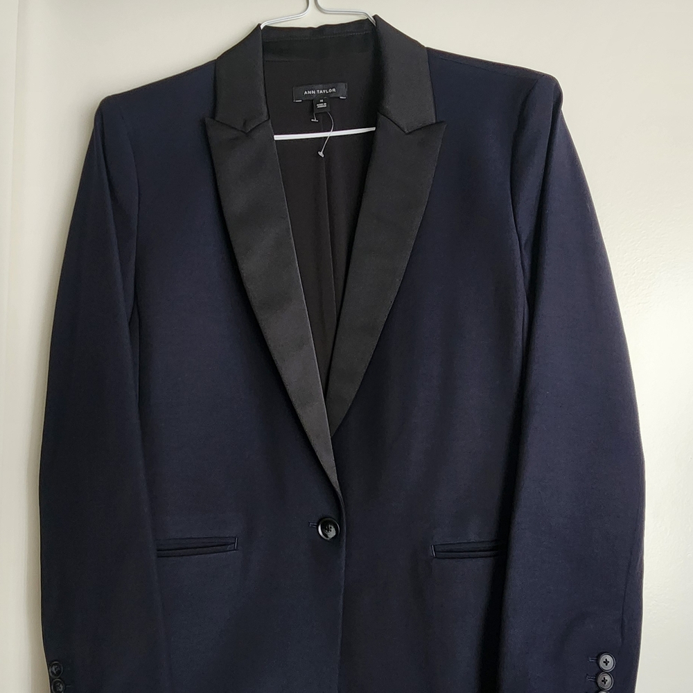 Ann Taylor Women's Navy Blazer with Black Lapel